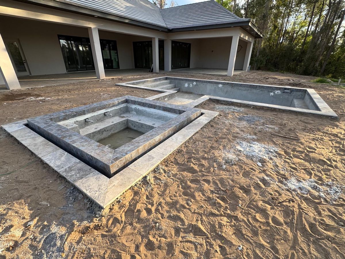 Modern Geometric Pool & Spa - Photo 5 - Pool Coping in Central Florida, FL