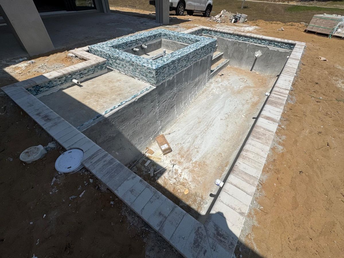 Mosaic Tile Spa & Pool Coping - Photo 4 - Waterline Tile in Central Florida, FL