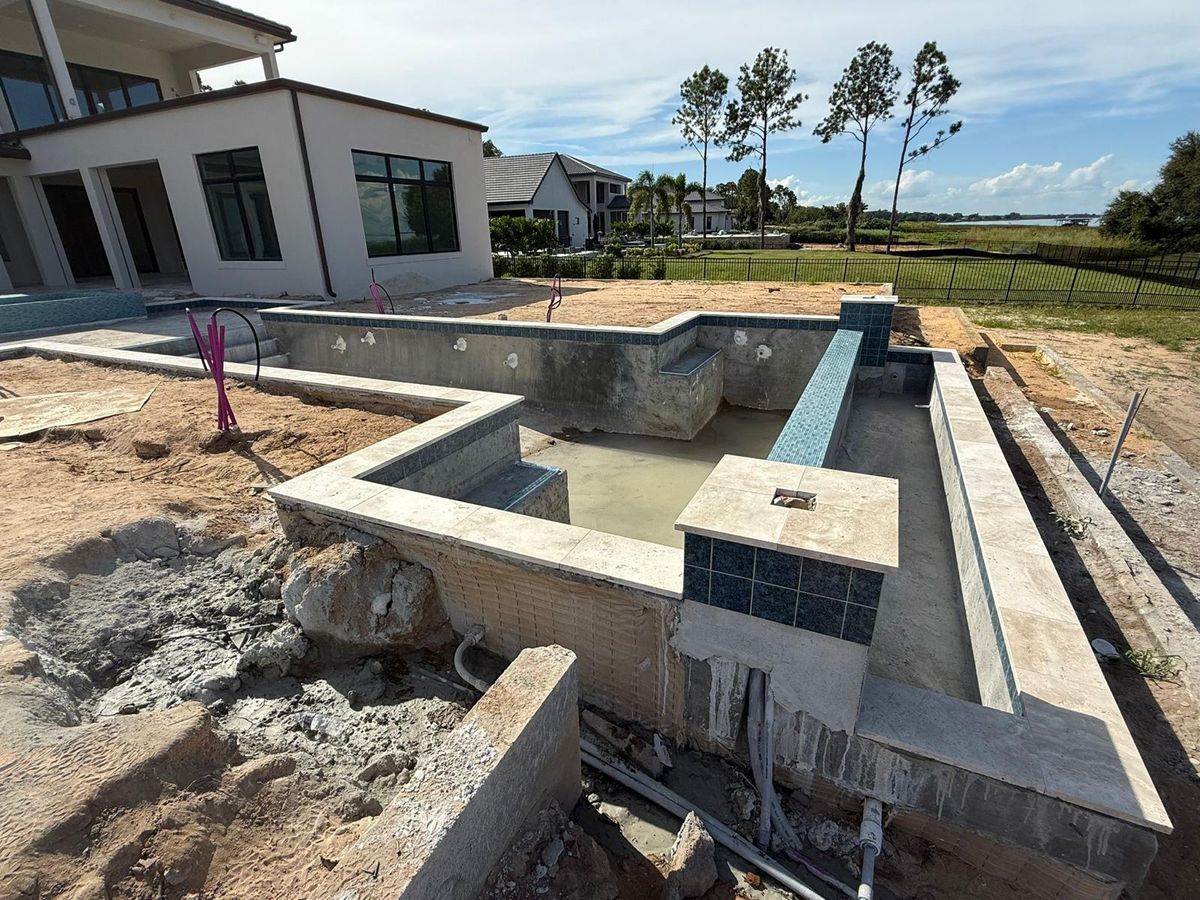 Glass Mosaic Spa & Travertine Coping - Photo 4 - Spa & Hot Tub Tile in Orlando, FL