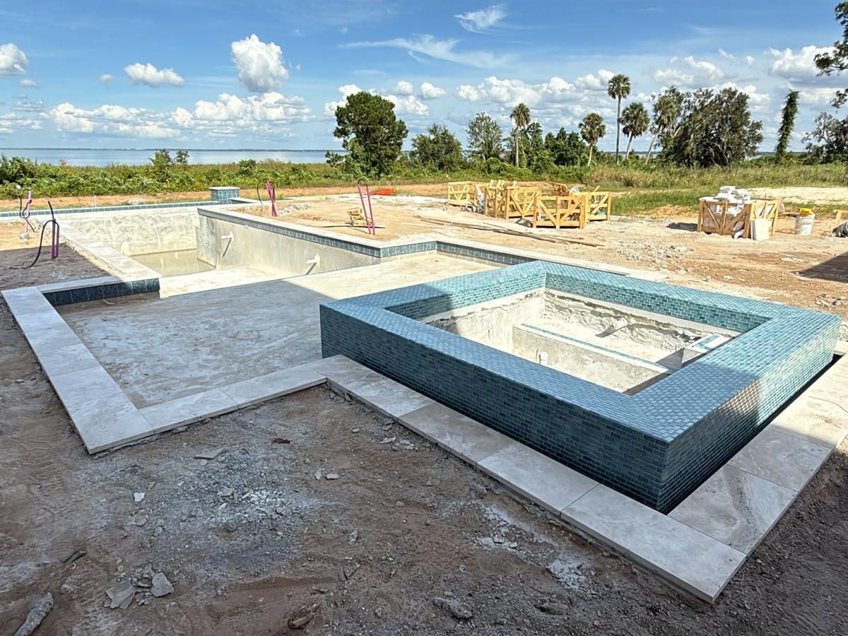 Glass Mosaic Spa & Travertine Coping - Photo 8 - Spa & Hot Tub Tile in Orlando, FL